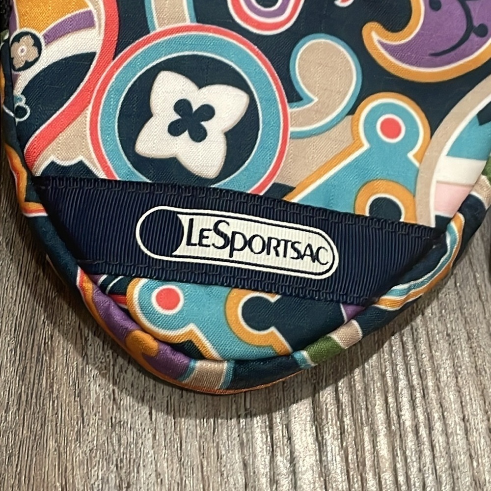 LeSportsac Heart Shaped Mini Zippered Pouch floral multicolor - Picture 2 of 5